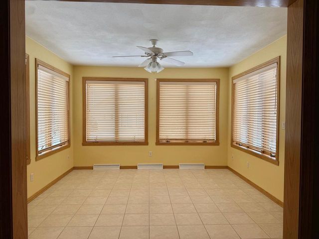 525 W WAYFARER COURT, Appleton, WI 54913