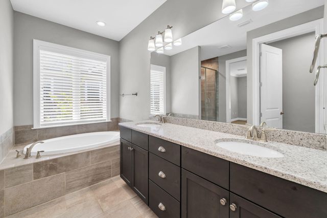 48 Oaktree Boulevard, Freeport, FL 32439