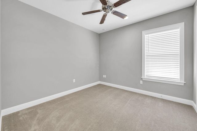 48 Oaktree Boulevard, Freeport, FL 32439
