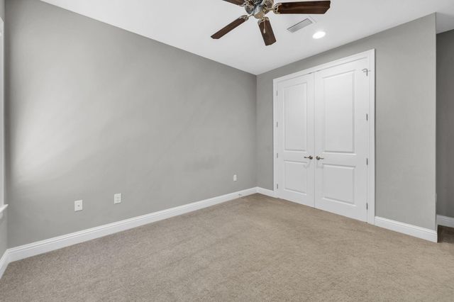 48 Oaktree Boulevard, Freeport, FL 32439