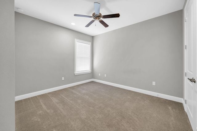 48 Oaktree Boulevard, Freeport, FL 32439