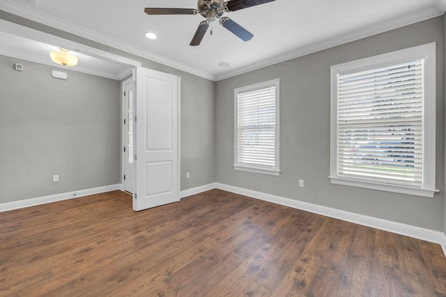 48 Oaktree Boulevard, Freeport, FL 32439