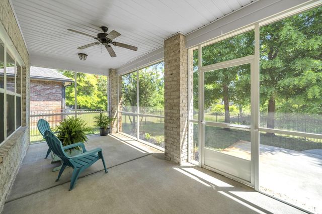 48 Oaktree Boulevard, Freeport, FL 32439