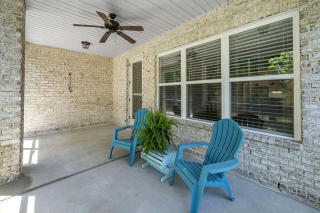 48 Oaktree Boulevard, Freeport, FL 32439