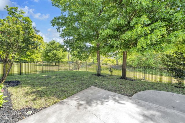 48 Oaktree Boulevard, Freeport, FL 32439