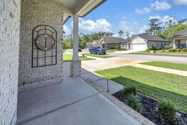 48 Oaktree Boulevard, Freeport, FL 32439