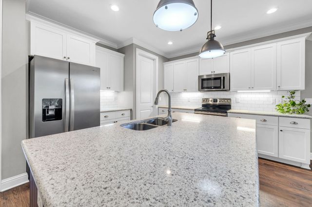48 Oaktree Boulevard, Freeport, FL 32439