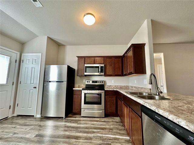 116 Cooper Street, Huntsville, AR 72740