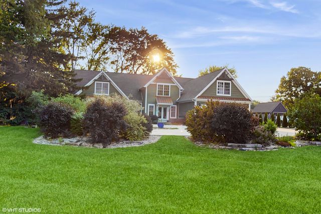 8N594 S Mclean Boulevard, South Elgin, IL 60177