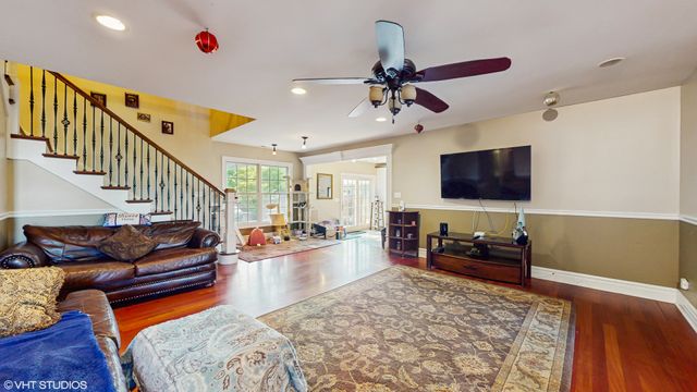 8N594 S Mclean Boulevard, South Elgin, IL 60177