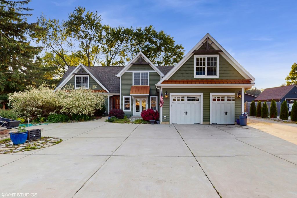 8N594 S Mclean Boulevard, South Elgin, IL 60177