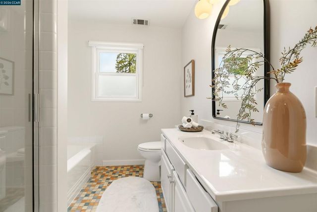 2830 Kinney Dr, Lafayette, CA 94595