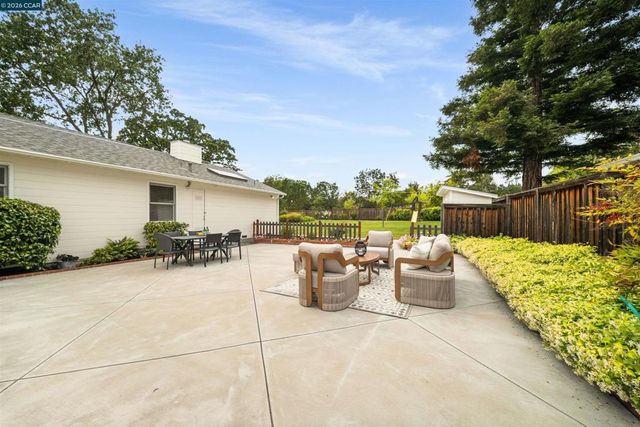 2830 Kinney Dr, Lafayette, CA 94595