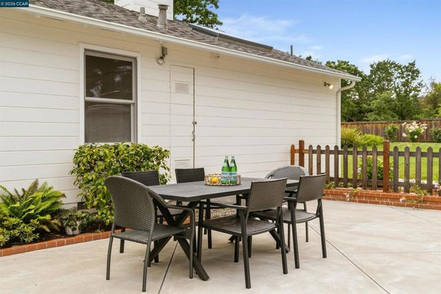 2830 Kinney Dr, Lafayette, CA 94595