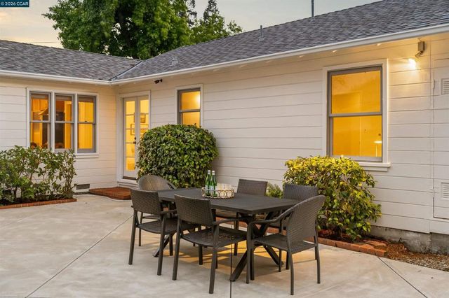 2830 Kinney Dr, Lafayette, CA 94595