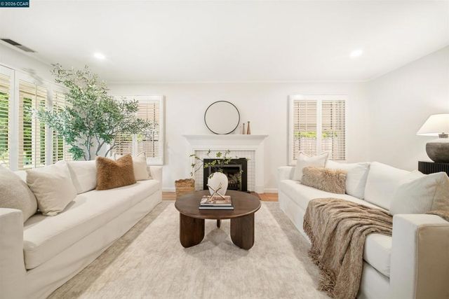 2830 Kinney Dr, Lafayette, CA 94595