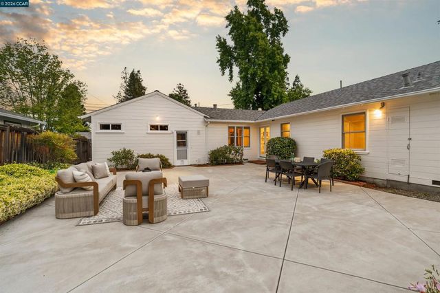 2830 Kinney Dr, Lafayette, CA 94595