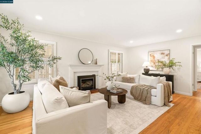 2830 Kinney Dr, Lafayette, CA 94595