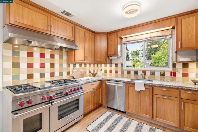 2830 Kinney Dr, Lafayette, CA 94595