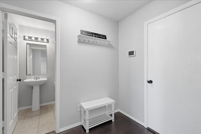 6908 Derbyshire Drive, Fort Worth, TX 76137