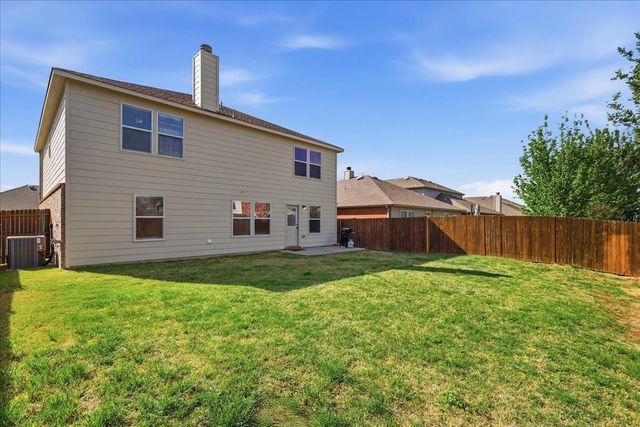 6908 Derbyshire Drive, Fort Worth, TX 76137