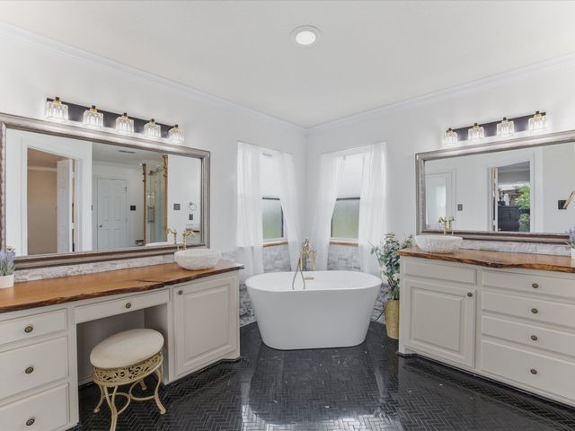 104 Marina Del Ray, Bridgeport, TX 76426