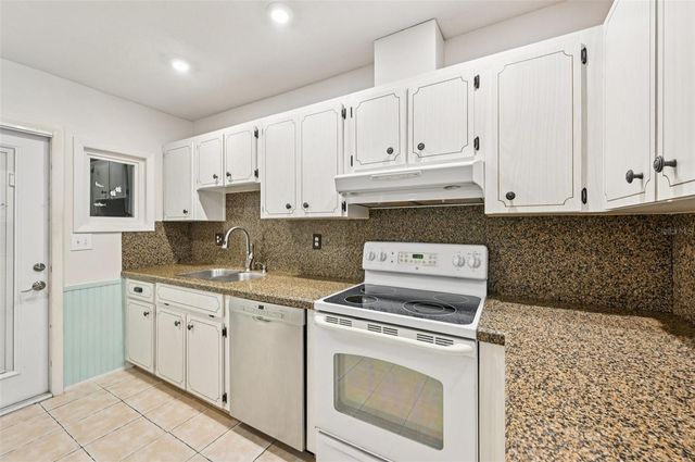 332 CLUB MANOR DRIVE, Sun City Center, FL 33573