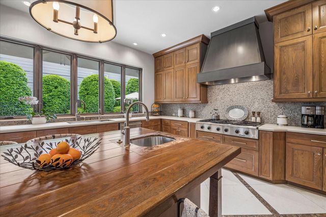 7615 Bryonwood Drive, Houston, TX 77055