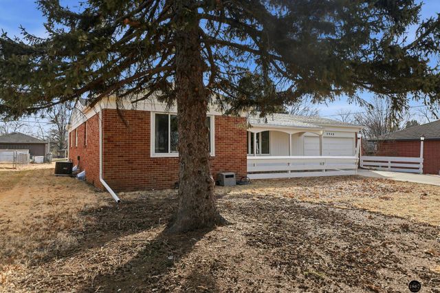 3940 N 14th Street, Lincoln, NE 68521