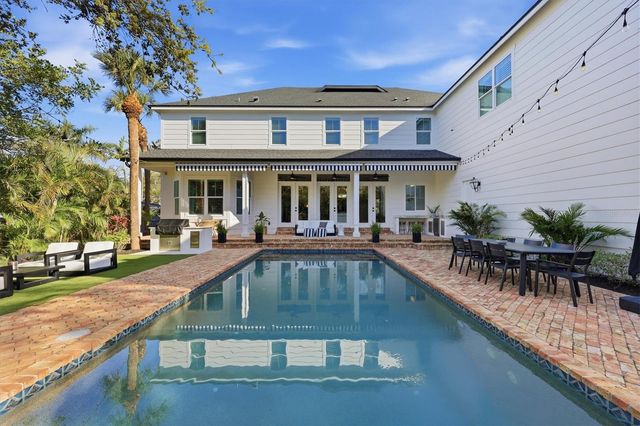 1686 NORTH DRIVE, Sarasota, FL 34239