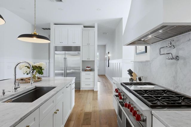 1686 NORTH DRIVE, Sarasota, FL 34239