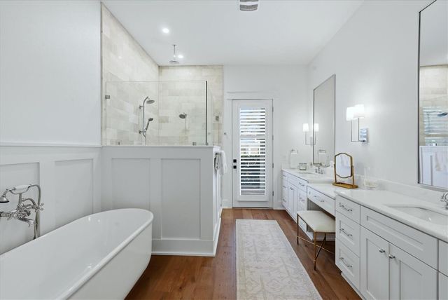 1686 NORTH DRIVE, Sarasota, FL 34239