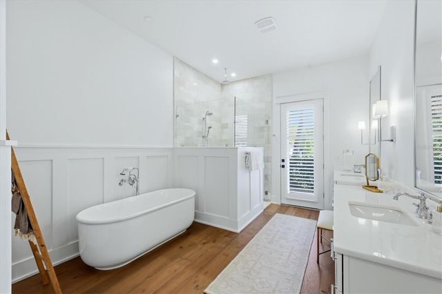 1686 NORTH DRIVE, Sarasota, FL 34239