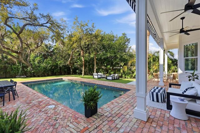 1686 NORTH DRIVE, Sarasota, FL 34239