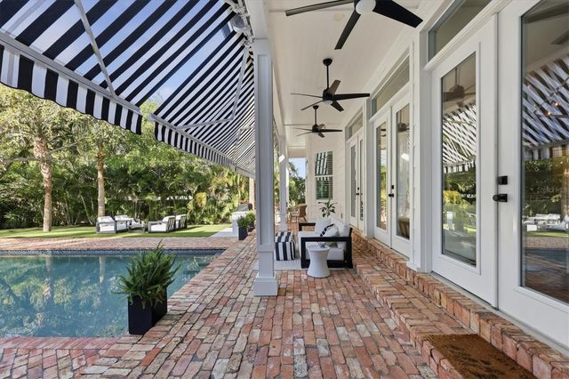 1686 NORTH DRIVE, Sarasota, FL 34239