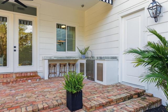 1686 NORTH DRIVE, Sarasota, FL 34239