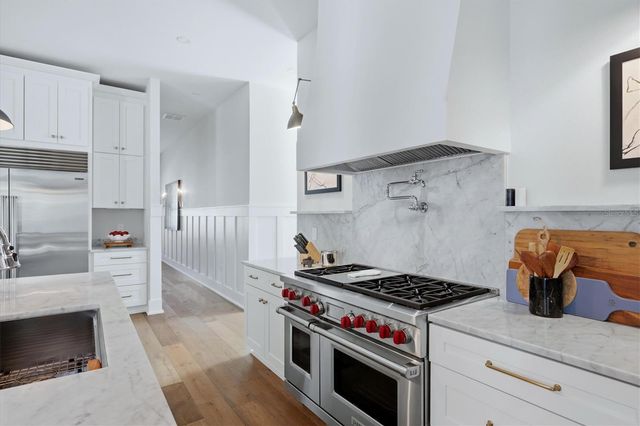 1686 NORTH DRIVE, Sarasota, FL 34239