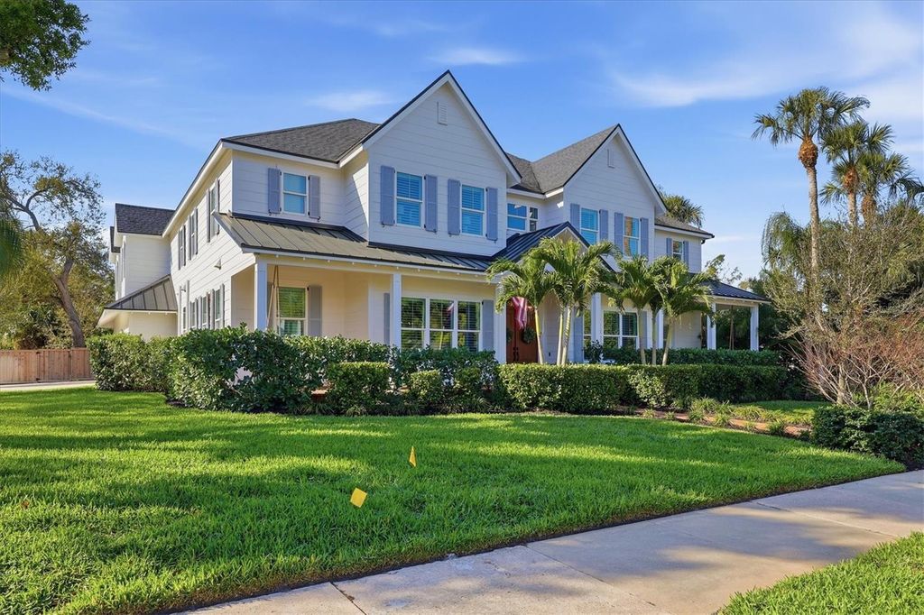 1686 NORTH DRIVE, Sarasota, FL 34239