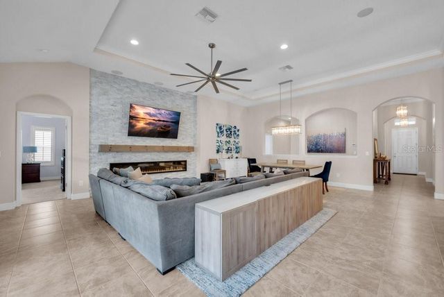 5204 SPARROWGLEN PLACE, Lithia, FL 33547