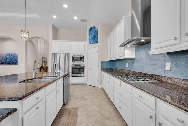 5204 SPARROWGLEN PLACE, Lithia, FL 33547