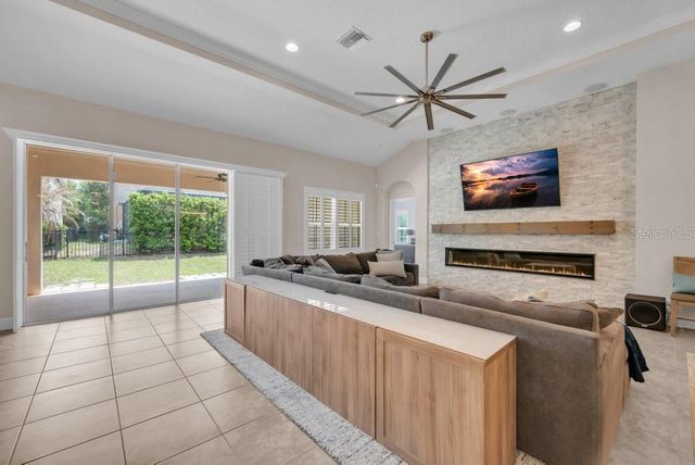 5204 SPARROWGLEN PLACE, Lithia, FL 33547