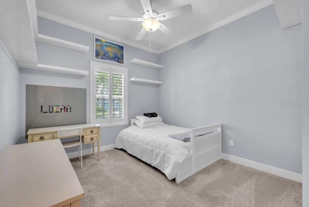 Image 18 of property listing at 5204 SPARROWGLEN PLACE, Lithia, FL 33547