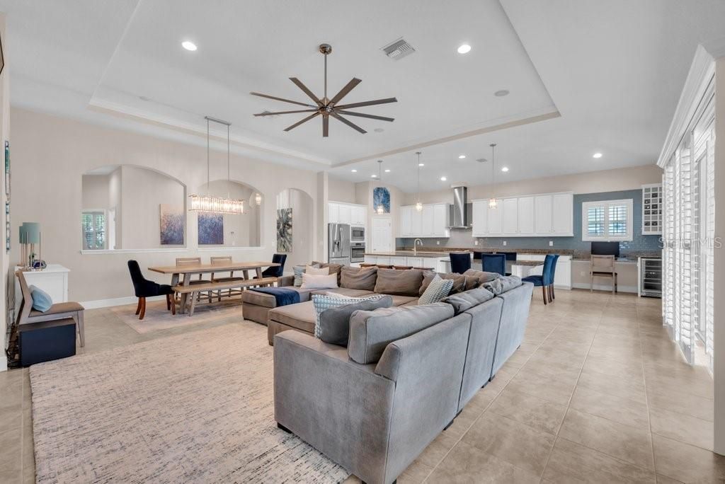 Image 4 of property listing at 5204 SPARROWGLEN PLACE, Lithia, FL 33547