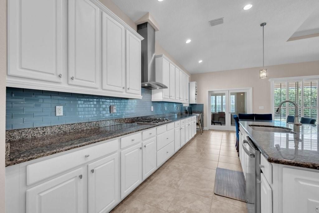 Image 9 of property listing at 5204 SPARROWGLEN PLACE, Lithia, FL 33547