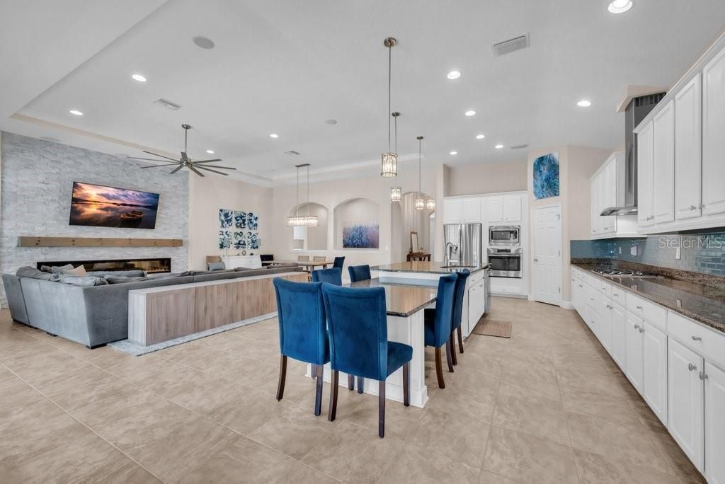 Image 10 of property listing at 5204 SPARROWGLEN PLACE, Lithia, FL 33547