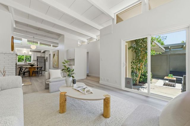 3909 Middlefield Road E, Palo Alto, CA 94303