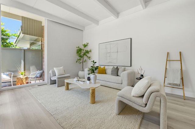 3909 Middlefield Road E, Palo Alto, CA 94303
