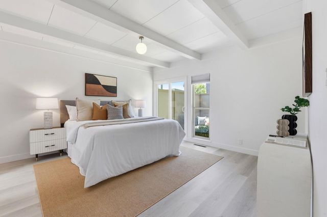 3909 Middlefield Road E, Palo Alto, CA 94303