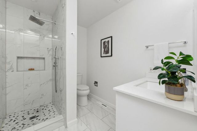 3909 Middlefield Road E, Palo Alto, CA 94303