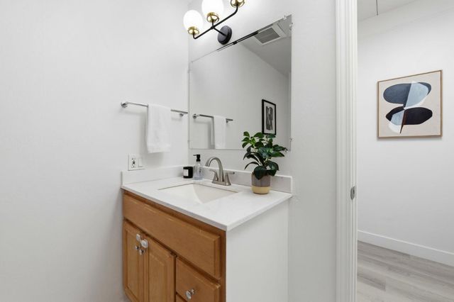 3909 Middlefield Road E, Palo Alto, CA 94303